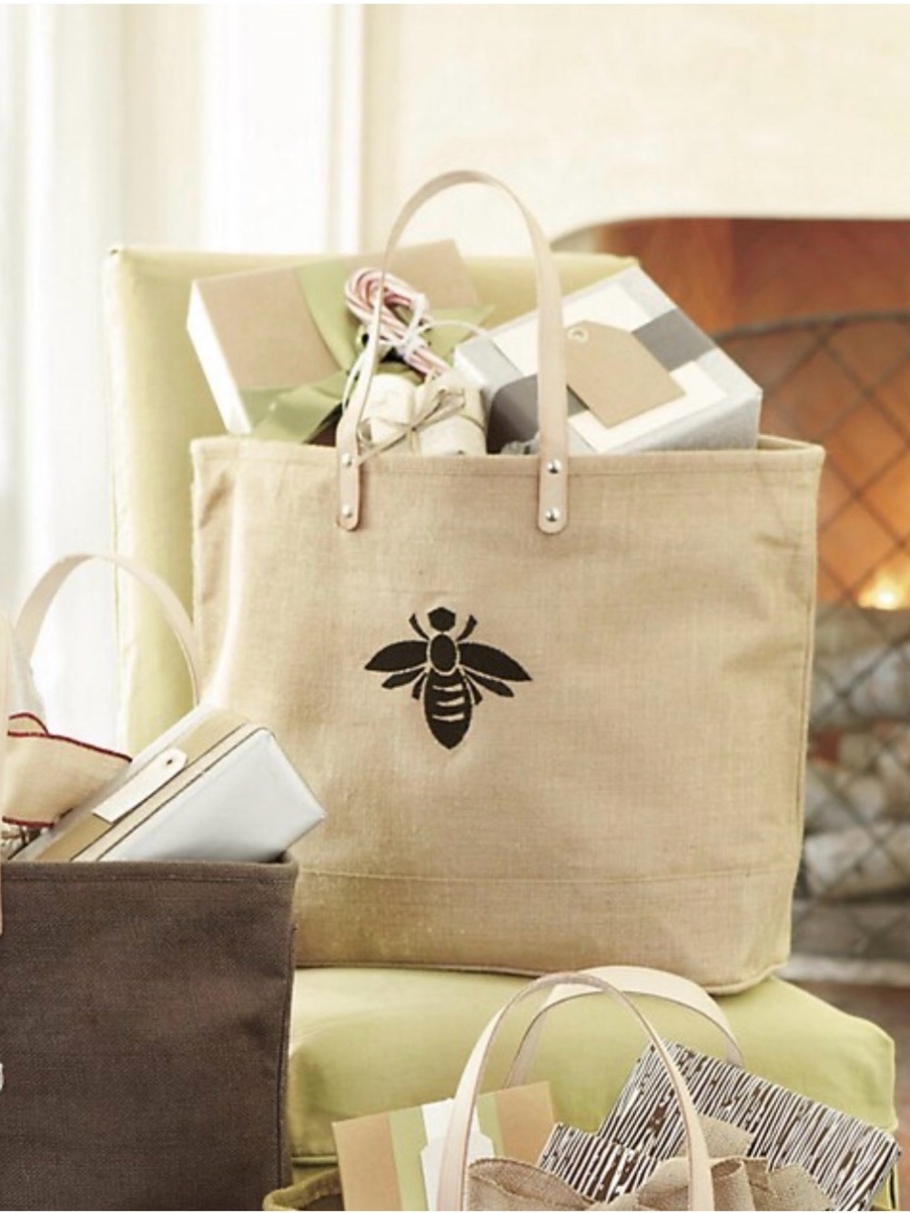 Ballards Jute Tote/Travel Bag with Bee Motif - Sage Green
